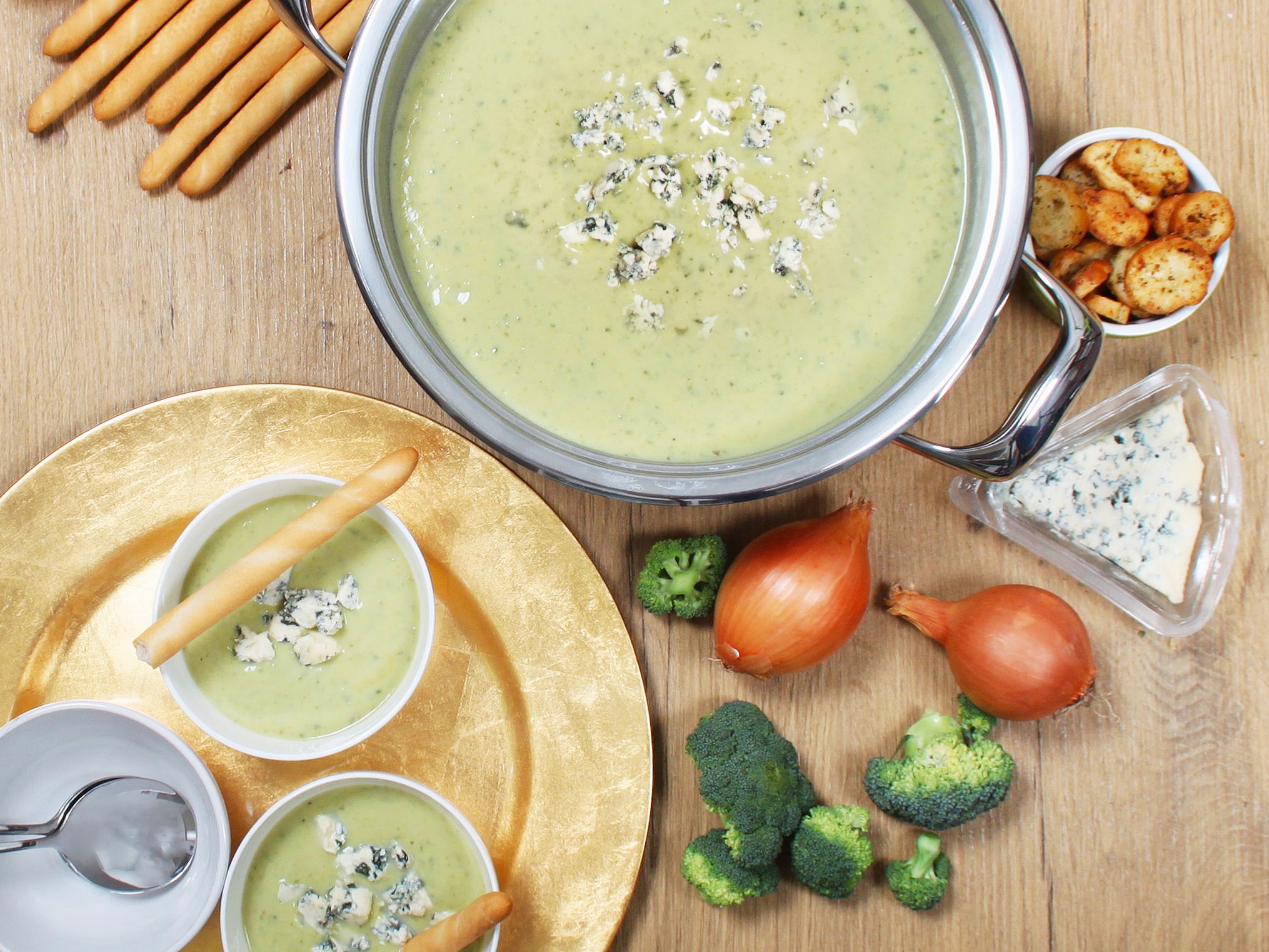 Broccoli & blue cheese soup